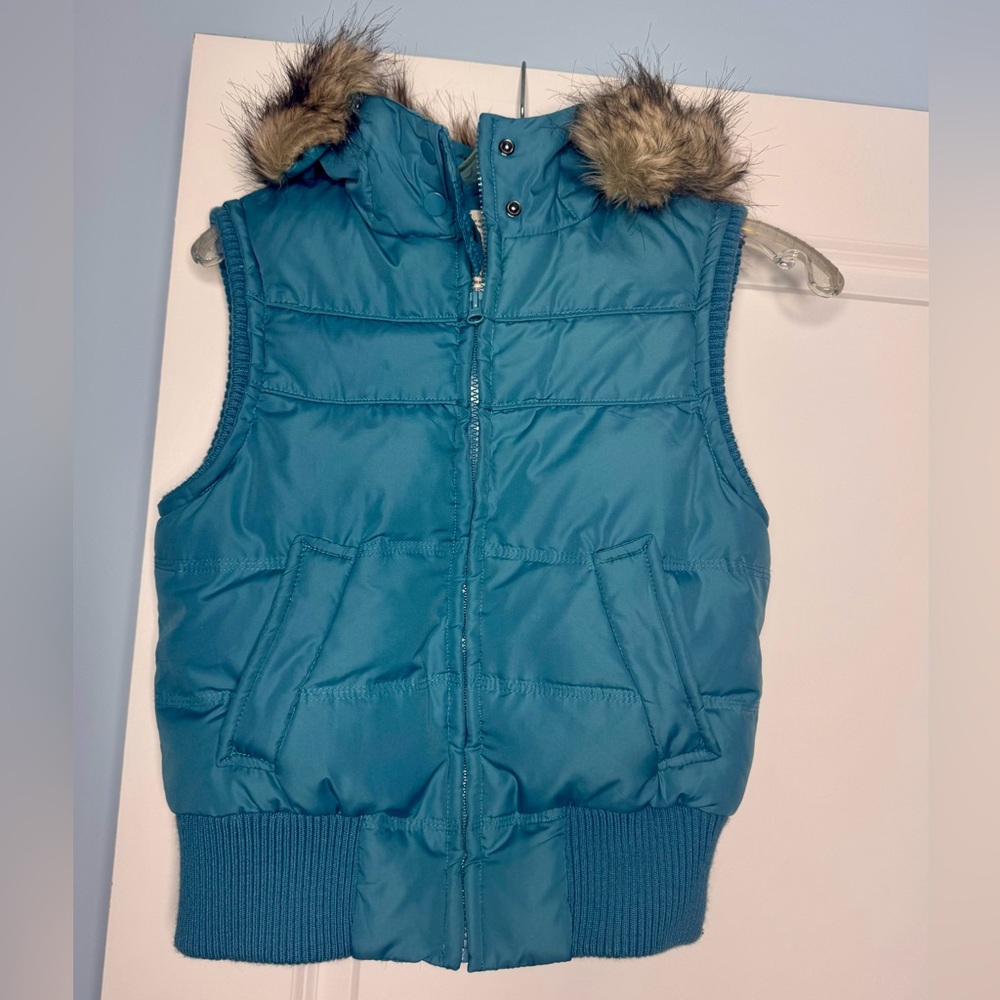 🍓6/$15🍓 Blue Hooded Puffer Vest - Picture 4 of 5